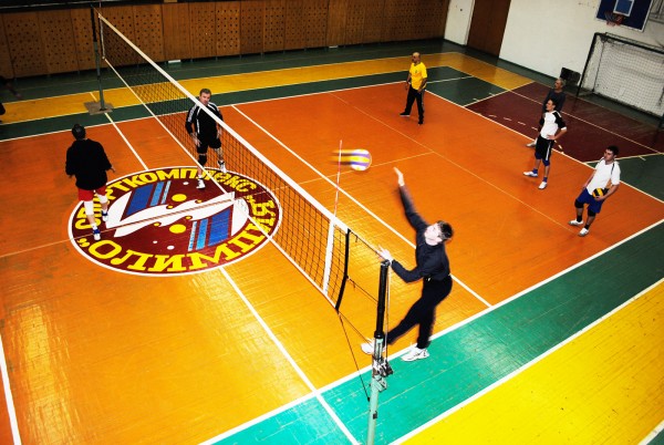 игровой зал волейбол
